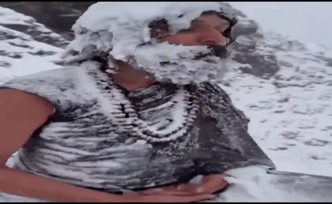 Viral Video Of Yogi Meditating In Snow Clad Himachal Mountain - Sakshi