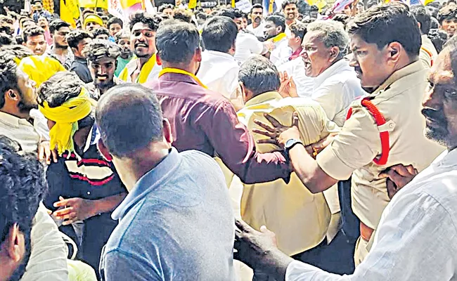 Tdp Attack on YSRCP workers - Sakshi