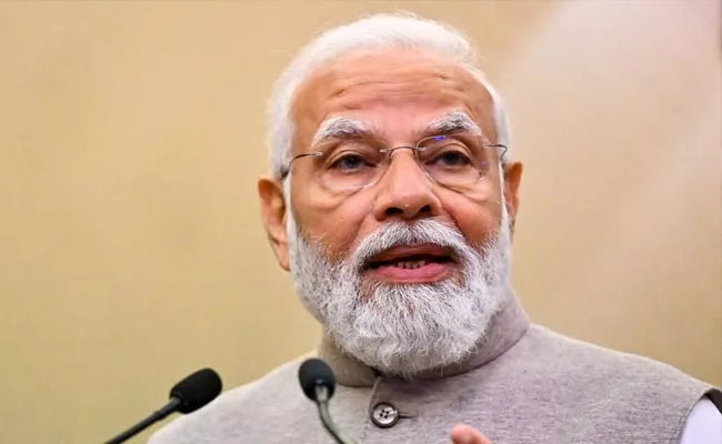 PM Modi slams Congress Left  Lathi in Kerala chai samosa delhi - Sakshi