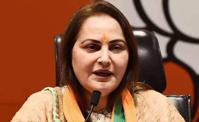 Rampur Court Ordered Police To Arrest Jaya Prada On Non Bailable Warrant - Sakshi