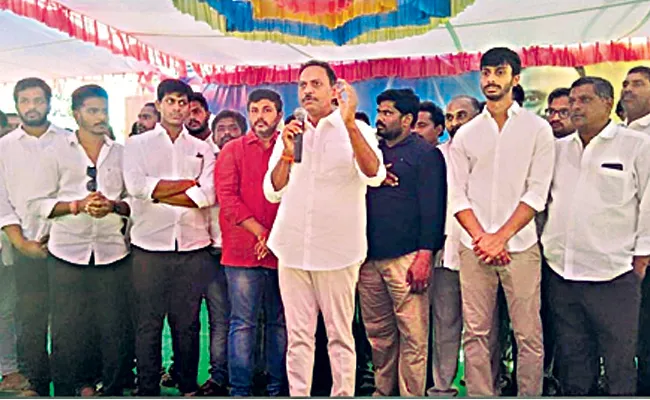 Pulivendula TDP Leader Sathish Reddy Join in YSRCP - Sakshi