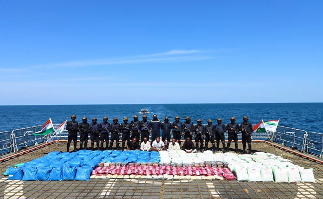 Record 3300 kg narcotics seized from boat off Gujarat coast - Sakshi