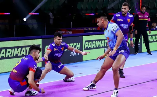 Bengal Warriors beat Dabang Delhi - Sakshi