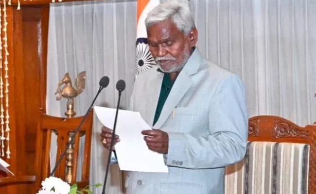 Champai Soren sworn in as Jharkhand new CM - Sakshi