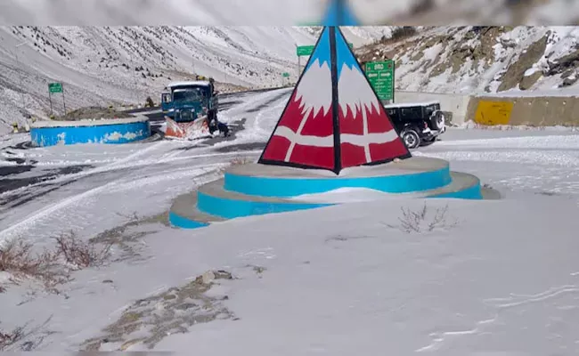 Himachal Pradesh 475 Roads Including 5 National Highways Blocked - Sakshi