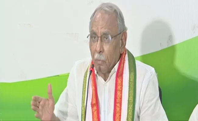 Congress Leader Kvp Ramachandra Rao Comments On Chandrababu Delhi Tour - Sakshi