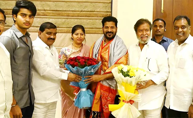 Patnam Mahender Reddy To Join In Congress Tomorrow - Sakshi