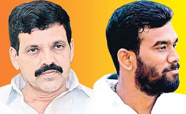 Dharmavaram seat Fight between Paritala Sriram Vs Varadapuram Suri - Sakshi