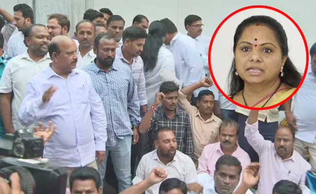 High Tension At Mlc Kalvakuntla Kavitha House - Sakshi