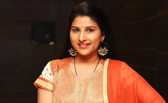 Singer Mangli Car Accident In Hyderabad Latest - Sakshi