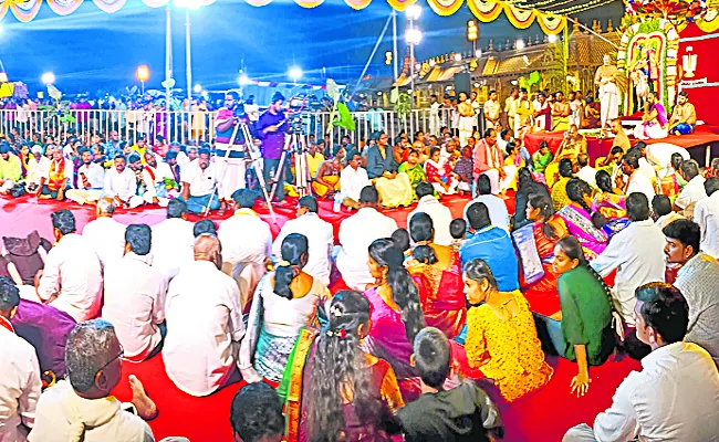 Shri Swami Kalyanotsava tonight in Yadagirigutta - Sakshi