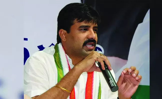 Vamsichand Reddy comments on KCR - Sakshi