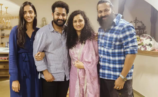 JR NTR And Rishab Shetty Meet In Prashanth Neel Home - Sakshi