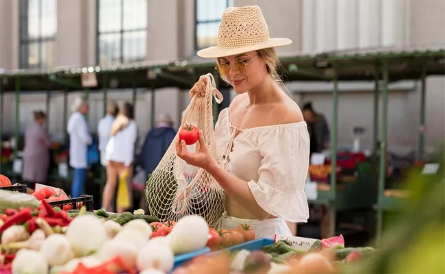 EB Gilmore Is The Original Farmers Market In Los Angeles - Sakshi