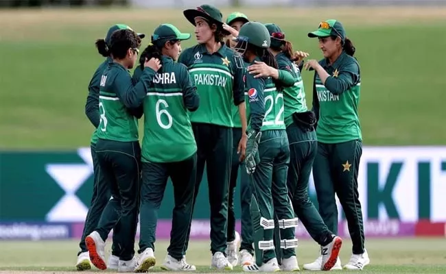 Pakistan Javeria Khan Announces Retirement From international Cricket - Sakshi