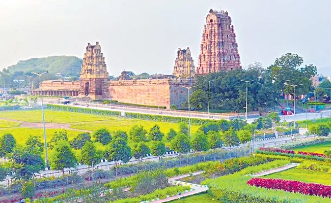 Madavedhus around Ontimitta temple - Sakshi