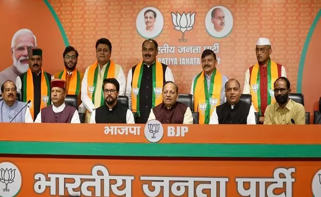 Six Congress MLAs Join to BJP of Himachal Pradesh - Sakshi