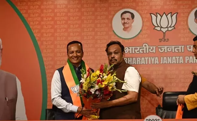 Naveen Jindal joins BJP to fight from Kurukshetra - Sakshi