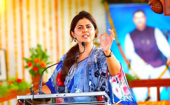 I Am Brave Warrior Will Fight For You Says Pankaja Munde - Sakshi