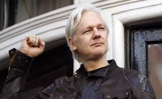 Wikileaks Fouder Assange Extradition Deffered - Sakshi