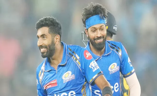 As Hardik Ignores Bumrah Again With New Ball Irfan Brett Lee Slam Poor Captaincy - Sakshi