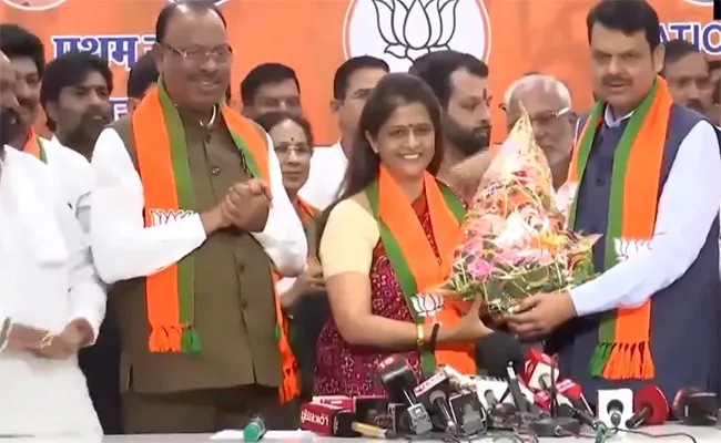 Shivraj Patil Daughter in Law Join BJP - Sakshi