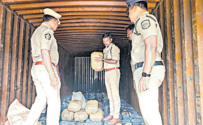 Rs 8 lakh worth Ganja seized - Sakshi