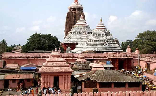 Nine Bangladeshis Detained for Unauthorised Entry into Jagannath Temple - Sakshi