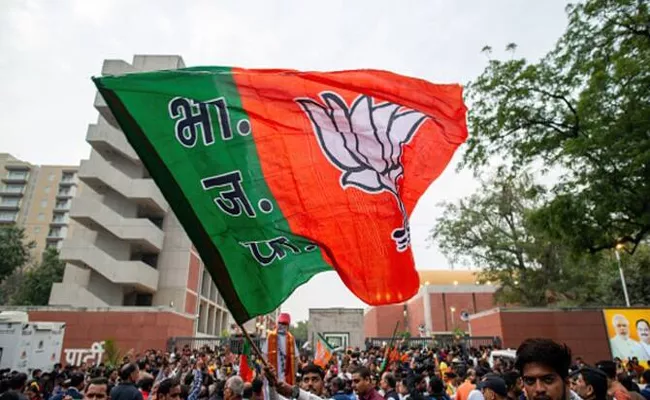 BJP wins senior deputy mayor post in Chandigarh Municipal Corporation - Sakshi