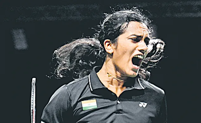 Indian star PV Sindhu entered the pre quarter final - Sakshi