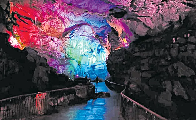 Center to develop Borra Caves - Sakshi