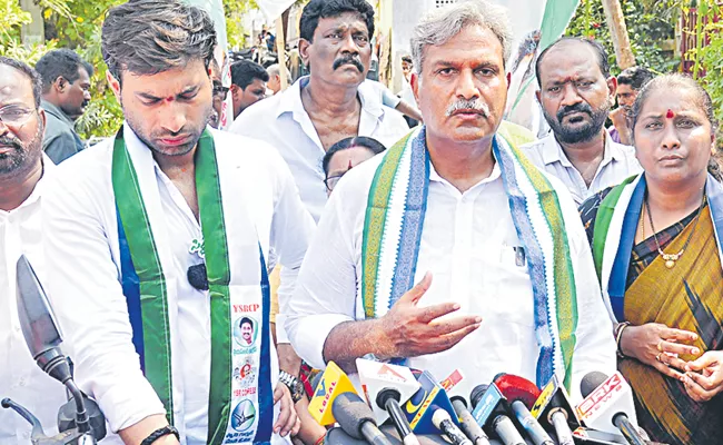 MP Keshineni Nani fires on Chandrababu during election campaign - Sakshi