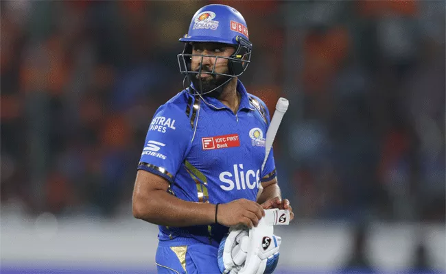 Rohit sharma Equals Dinesh karthik most ducks out record in Ipl - Sakshi