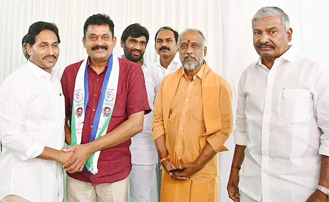 BJP And TDP Leaders joined YSRCP Annamayya District - Sakshi