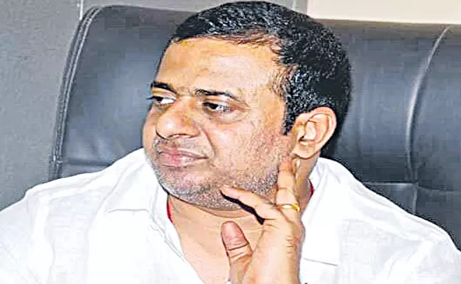 Kanna Rao arrested in land grabbing case - Sakshi