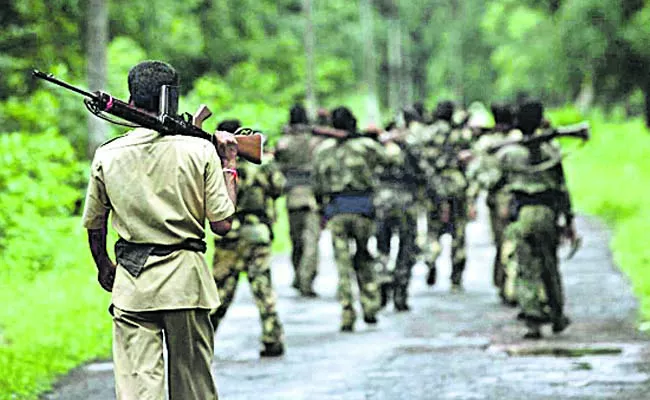 10 Naxals Killed In Massive Encounter At Chhattisgarh Bijapur - Sakshi