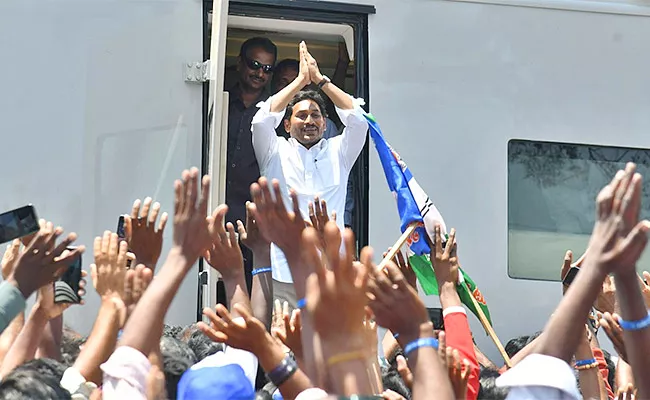 Special Story On CM YS Jagan Memantha Siddham Bus Yatra - Sakshi