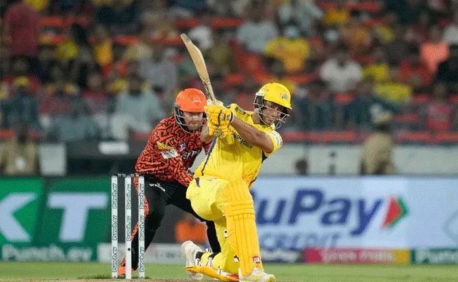 Shivam Dube smashes back-to-back sixes off CSK bowler T Natarajan - Sakshi