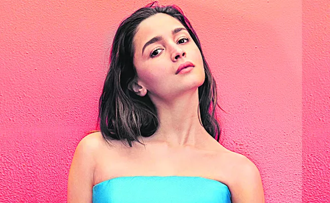 Alia Bhatt Sings Song Highway and Humpty Sharmaki Dulhania movie In bollywood - Sakshi