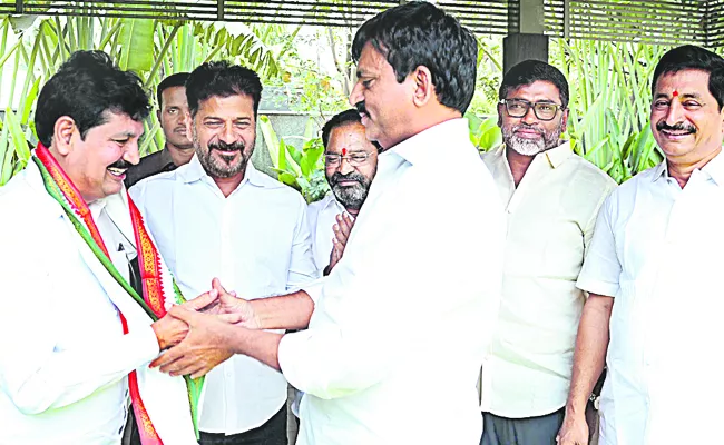 Bhadrachalam BRS MLA Tellam Venkat Rao Joins Congress - Sakshi