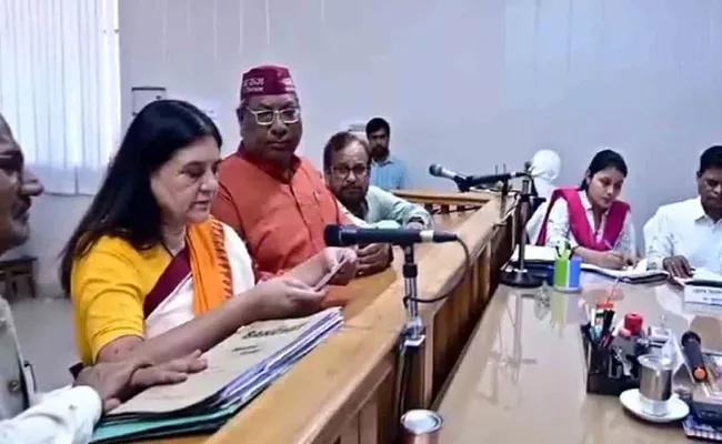 Maneka Gandhi files nomination from Sultanpur