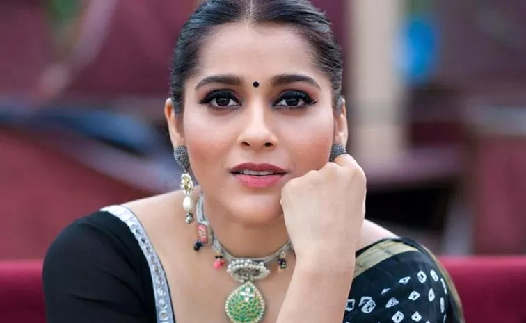 Anchor Rashmi Gautam Responds On Netizens Question On Her Tweet