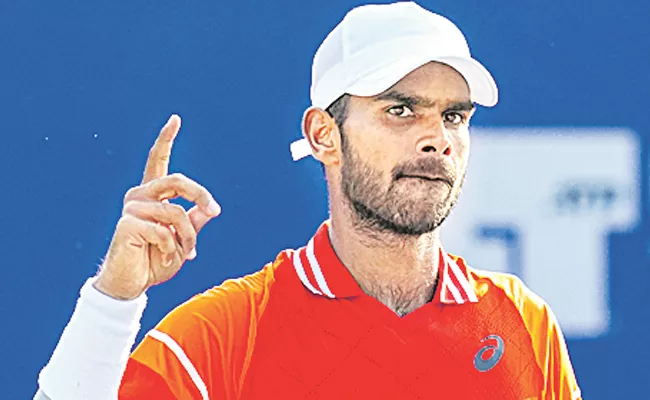 Sumit Lost In The First Round Of Tthe BNP Paribas Primerose ATP-175 Challenger Tournament