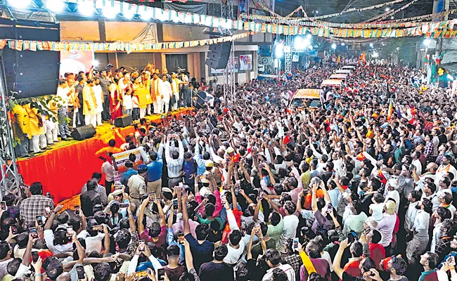 Home Minister Amit Shah at Patabasti Road Show