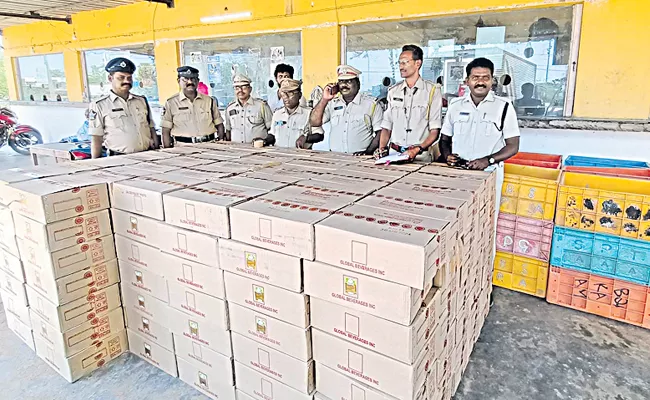 Heavy seizure of liquor at the check post