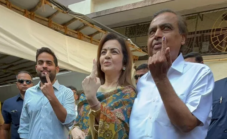 Mukesh Ambani Nita Ambani Cast Their Vote Urges Citizen Participation