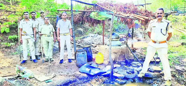 ఎకై ్సజ్‌ అధికారుల ముమ్మర దాడులు