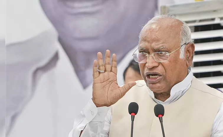 BJP 400 Paar Claim Bakwas Wont Cross 200 Seats: Mallikarjun Kharge