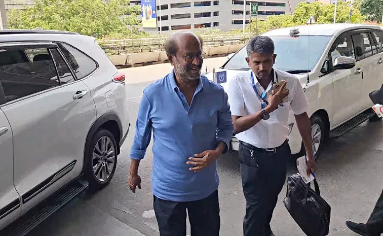 Rajinikanth Went Himalayas Mountains