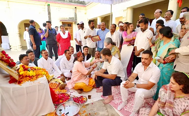 Rahul Gandhi Perform Pooja at Congress Office